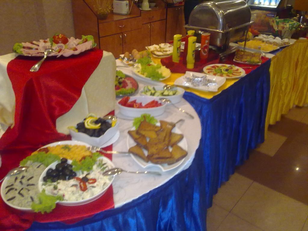Hotel Helin - Calea Bucuresti Craiova Ngoại thất bức ảnh