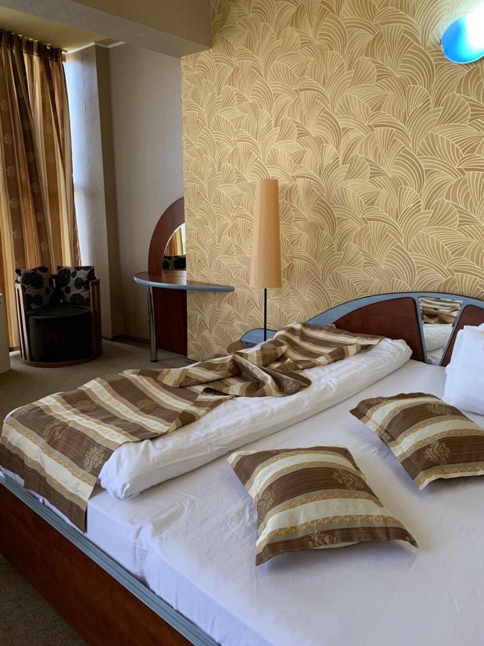 Hotel Helin - Calea Bucuresti Craiova Ngoại thất bức ảnh
