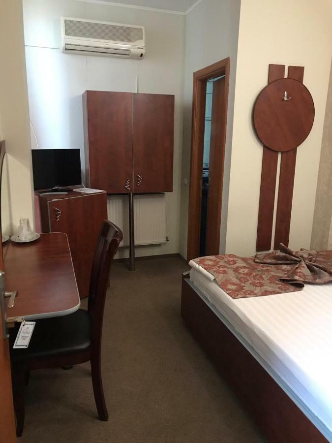 Hotel Helin - Calea Bucuresti Craiova Ngoại thất bức ảnh