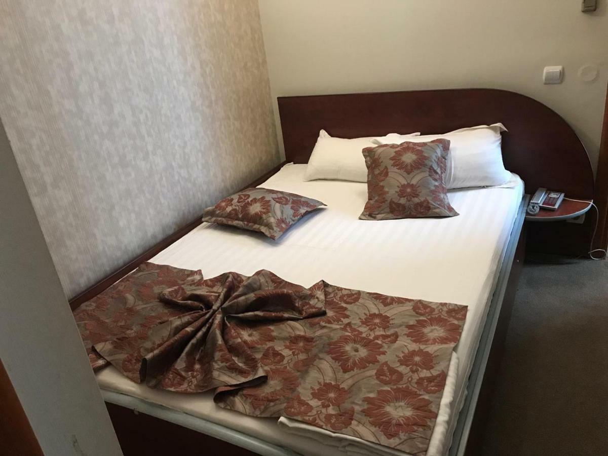 Hotel Helin - Calea Bucuresti Craiova Ngoại thất bức ảnh