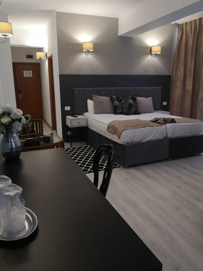 Hotel Helin - Calea Bucuresti Craiova Ngoại thất bức ảnh