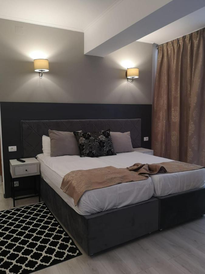 Hotel Helin - Calea Bucuresti Craiova Ngoại thất bức ảnh