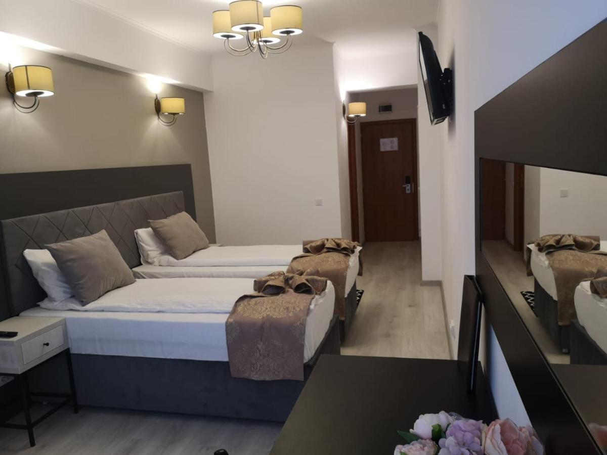 Hotel Helin - Calea Bucuresti Craiova Ngoại thất bức ảnh