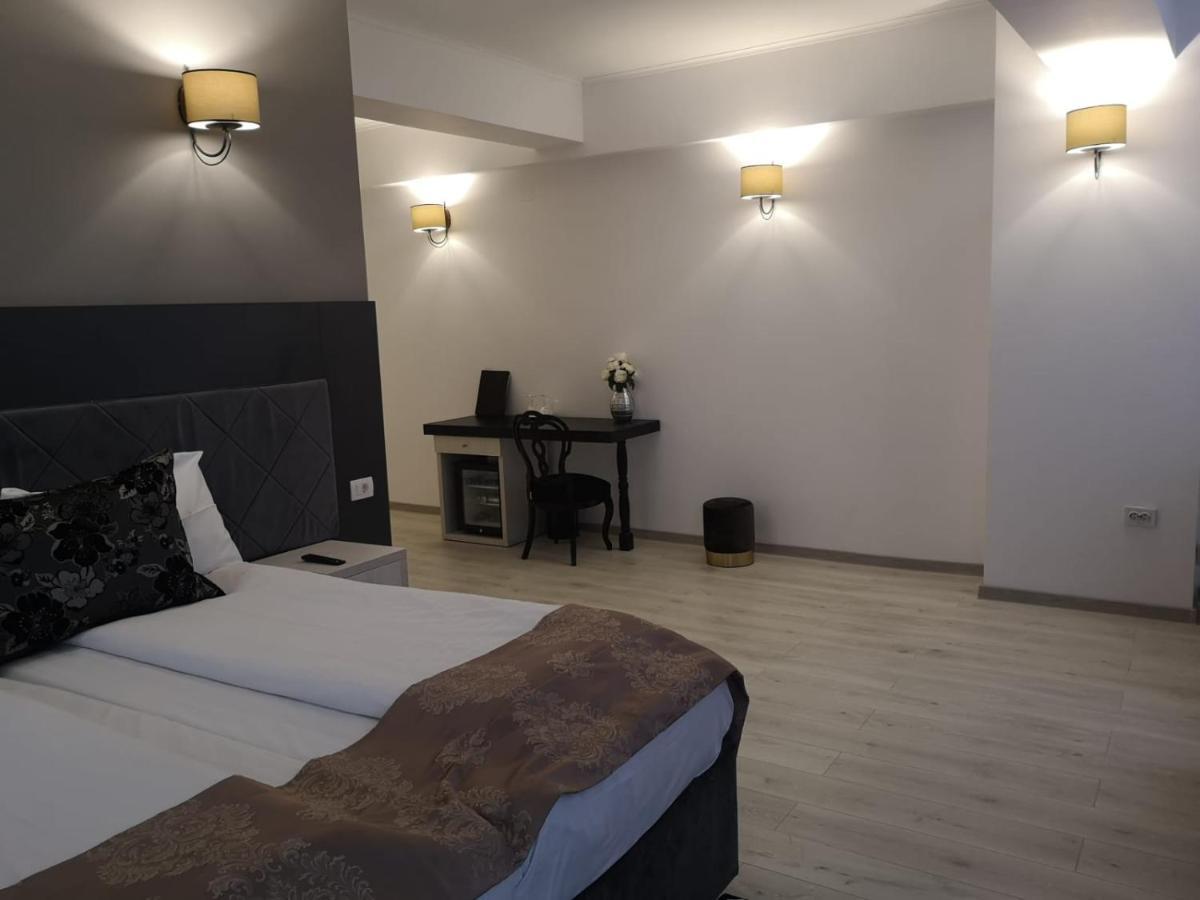 Hotel Helin - Calea Bucuresti Craiova Ngoại thất bức ảnh